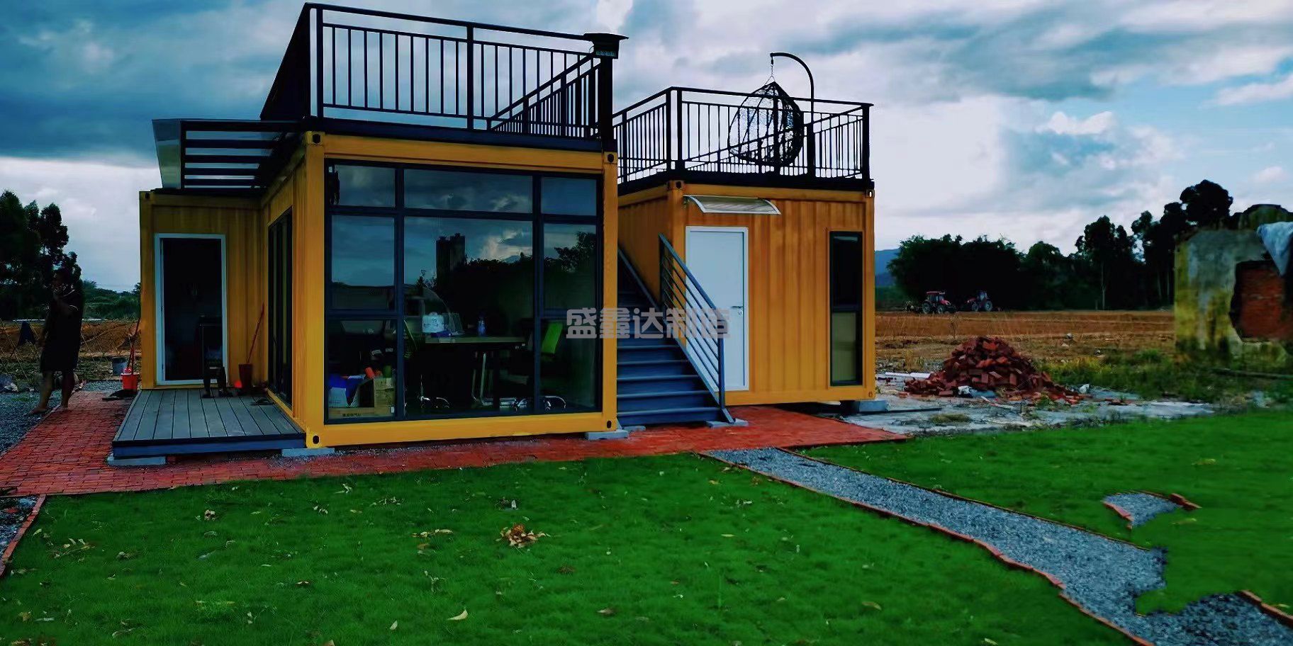 在西安優(yōu)質(zhì)集裝箱活動房定做廠家應(yīng)該具備哪些優(yōu)點