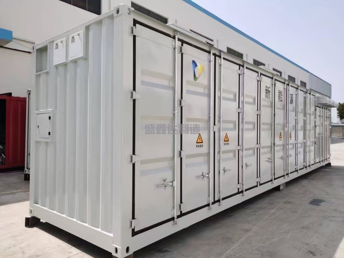 定制設備集裝箱的材料時,需要考慮哪些因素呢